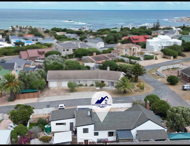 4 BEDROOM HOUSE FOR SALE IN KLEINBAAI